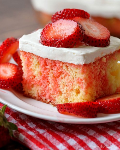 Strawberry shortcake poke cake 7