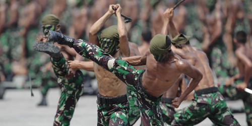 TNI Latihan Silat