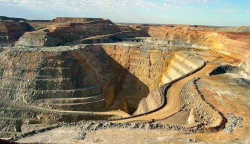 Tambang-emas-di-Uzbekistan