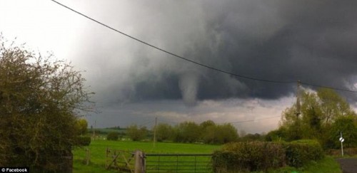 Tornado di Oxfordshire, Inggris