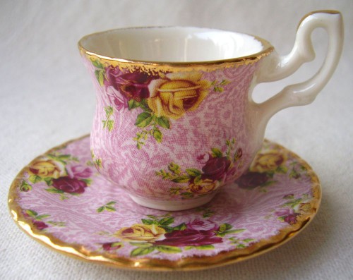 m.ebay.co.uk ROYAL ALBERT mini roses teacup8cce9e9c0350f0fc71a241d15f755f0f
